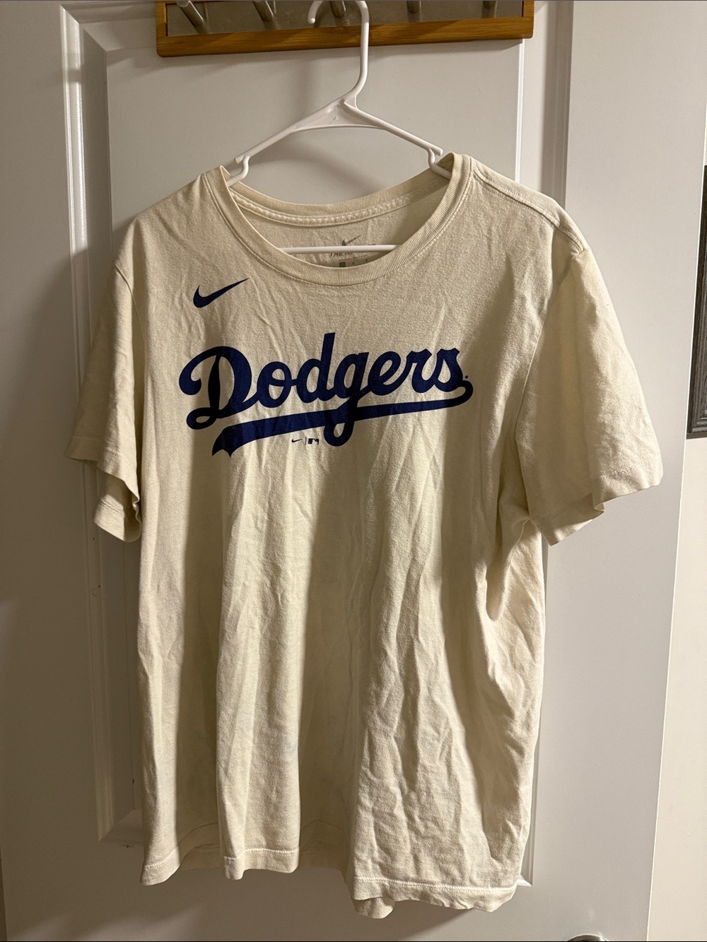 🥳 5 for $25 BUNDLE Nike Cream Dodgers Script Tee with Blue Logo Mookie Betts #50